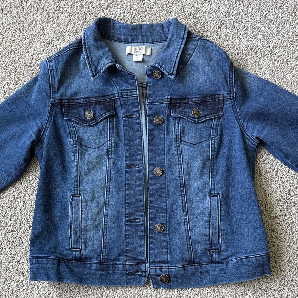 Vintage America women’s Denim Jacket in Washed Blue